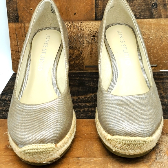 Jones Studio Shoes - Jones Studio Tania taupe/platinum espadrille sz 7